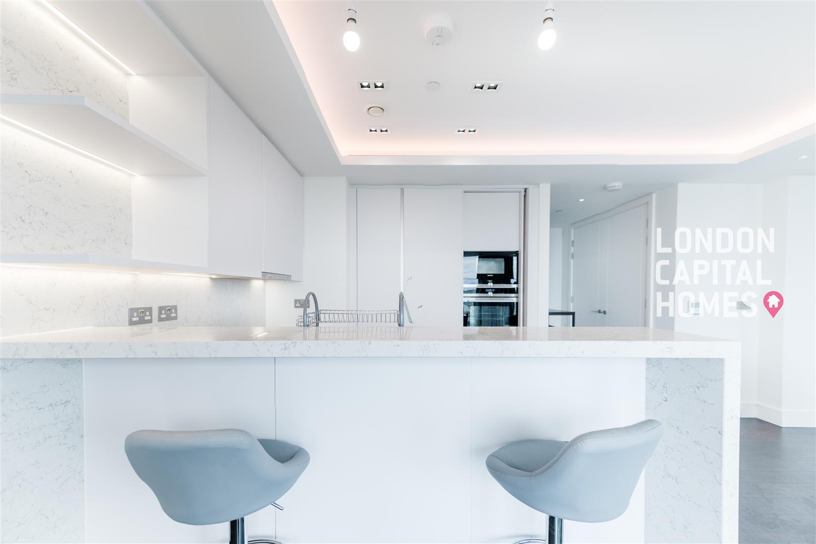 1 bed property in Carrara Tower, 1 Bollinder Place, London